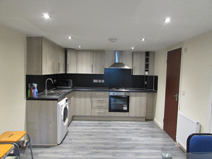 2 Bedroom Flat To Rent In High Street, Harrow Wealdstone, HA3