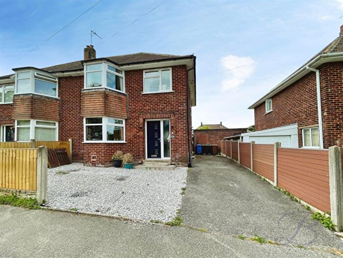 3 Bedroom Semi-Detached House For Sale In Mansfield Road, Warsop, Mansfield, NG20