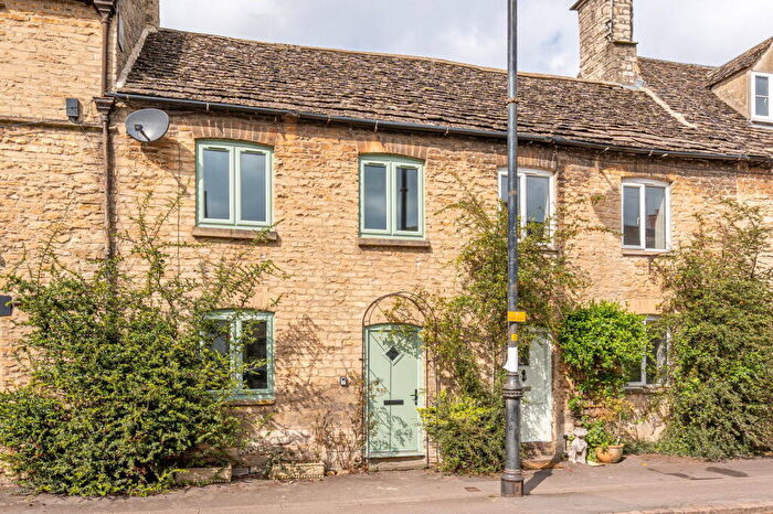 2 Bedroom Terraced House For Sale In London Road, Tetbury, GL8