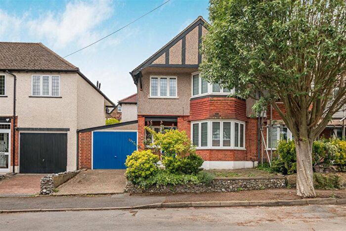 4 Bedroom Semi-Detached House For Sale In Bramley Road, Sutton, SM1