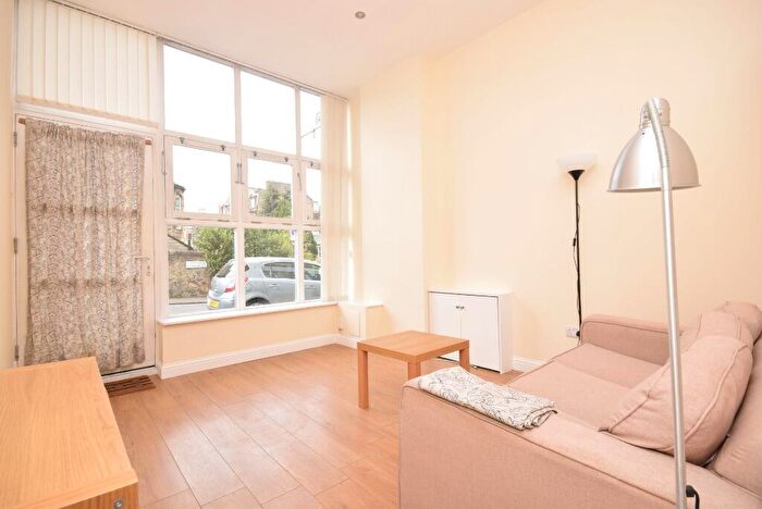 Studio To Rent In Viewforth Terrace, Bruntsfield, Edinburgh, EH10