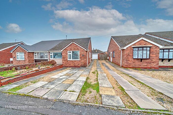 3 Bedroom Semi Detached Bungalow For Sale In Glenthorne Drive, Walsall, WS6