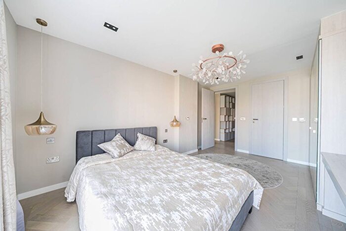 3 Bedroom Flat To Rent In Tizzard Grove, Kidbrooke, London, SE3