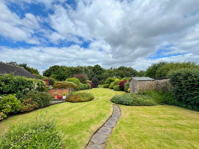 3 Bedroom Semi-Detached Bungalow For Sale In Roslyn Avenue, Netherton, Huddersfield, HD4