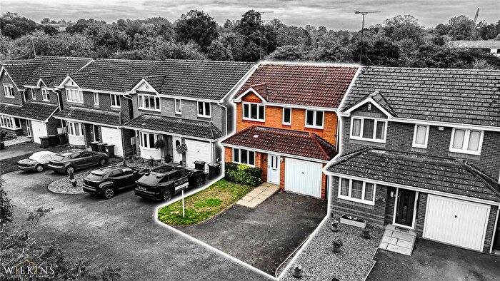 3 Bedroom Detached House For Sale In Campbell Close, Nuneaton, Warwickshire, CV10