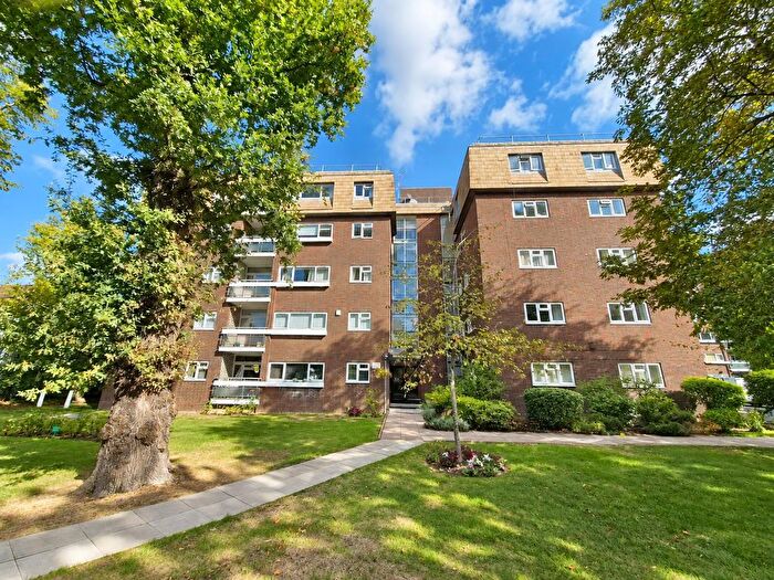 3 Bedroom Flat For Sale In Lodge Close, Edgware, Middlesex, HA8