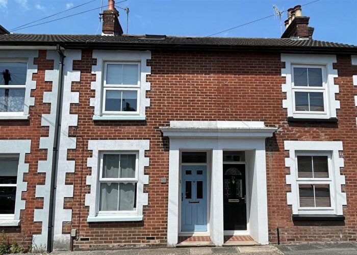 3 Bedroom Terraced House For Sale In Hamilton Road, Salisbury, SP1