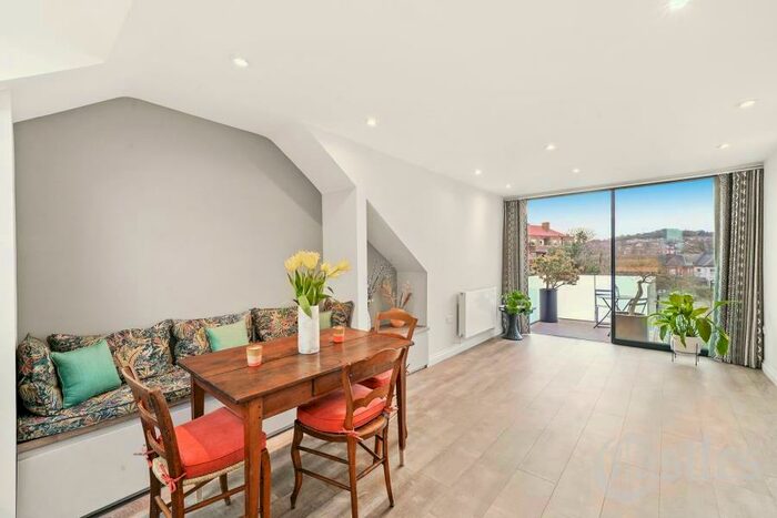 1 Bedroom Apartment To Rent In Harefield Road, Crouch End, N8