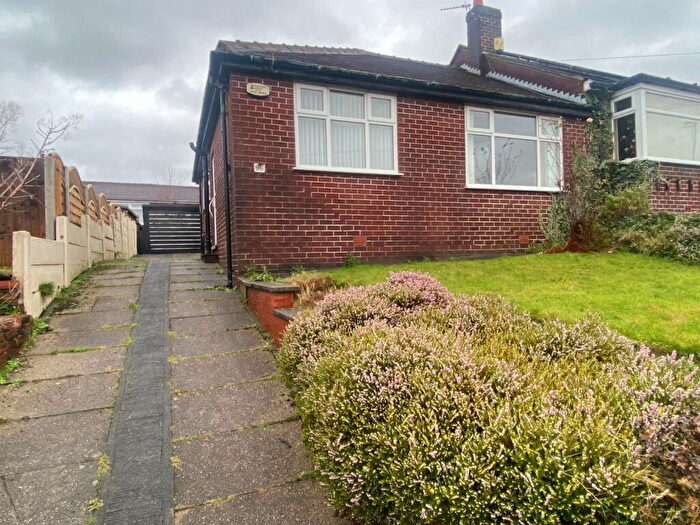 2 Bedroom Semi Detached House For Sale In Oakbank Avenue, Chadderton, OL9