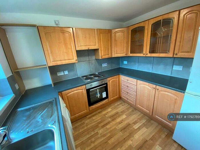 2 Bedroom Terraced House To Rent In Brook Street, Luton, LU3