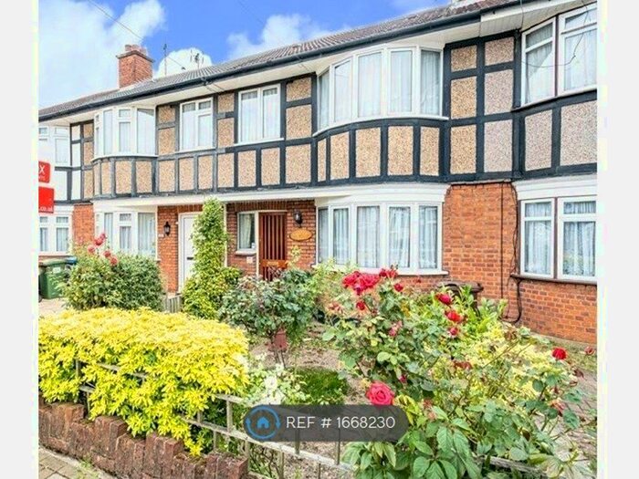 3 Bedroom Terraced House To Rent In Capthorne Avenue, Harrow, HA2