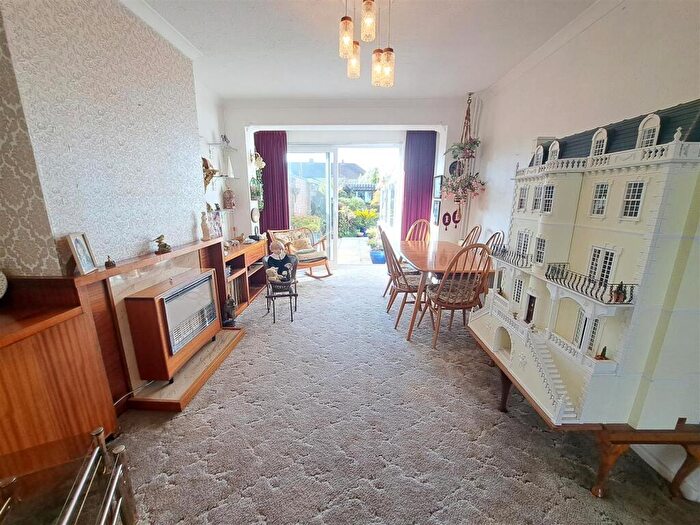 3 Bedroom End Of Terrace House For Sale In Cranleigh Road, Portchester, PO16