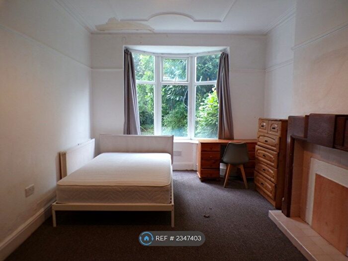 7 Bedroom Semi-Detached House To Rent In Amherst Road, Manchester, M20
