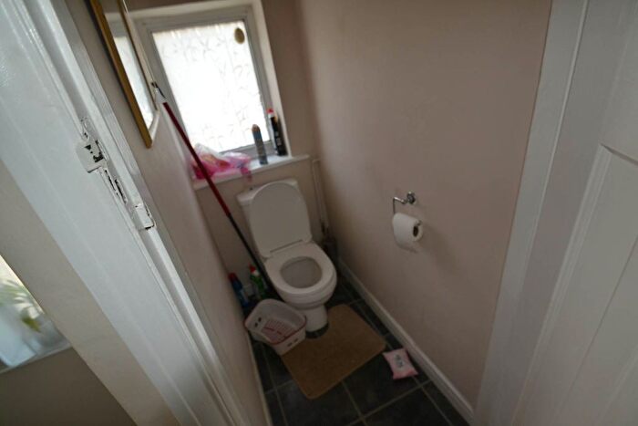 1 Bedroom Semi-Detached House To Rent In Langdale Gardens, Perivale, UB6