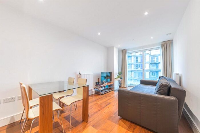 1 Bedroom Apartment To Rent In Duckman Tower, Lincoln Plaza, London, E14