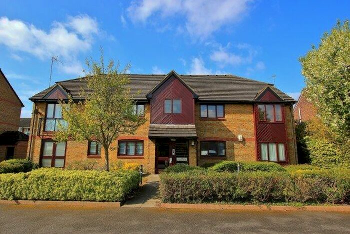 2 Bedroom Flat To Rent In Champion Road, London, SE26