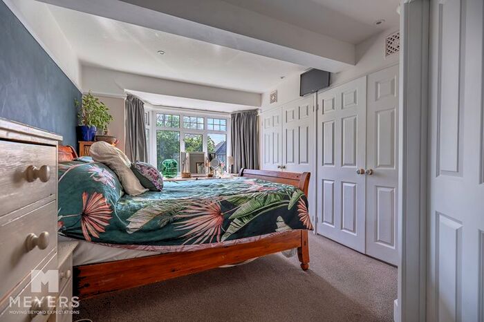 5 Bedroom Detached House For Sale In Holdenhurst Avenue, Bournemouth, BH7