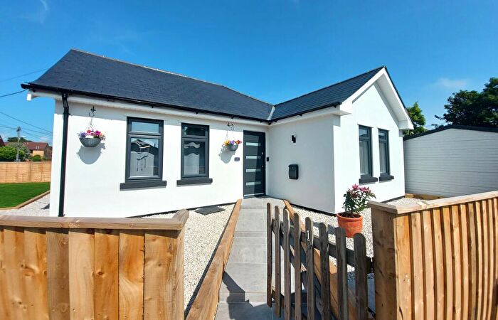 3 Bedroom Bungalow For Sale In Hobart Road, BH25