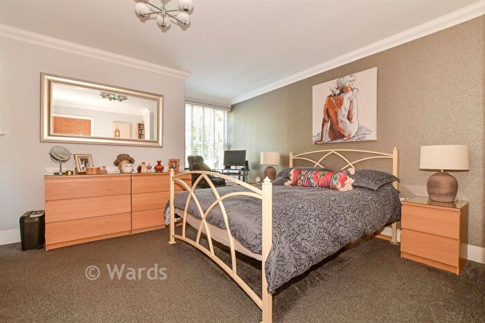 1 Bedroom Flat For Sale In New Dover Road, Canterbury, Kent, CT1