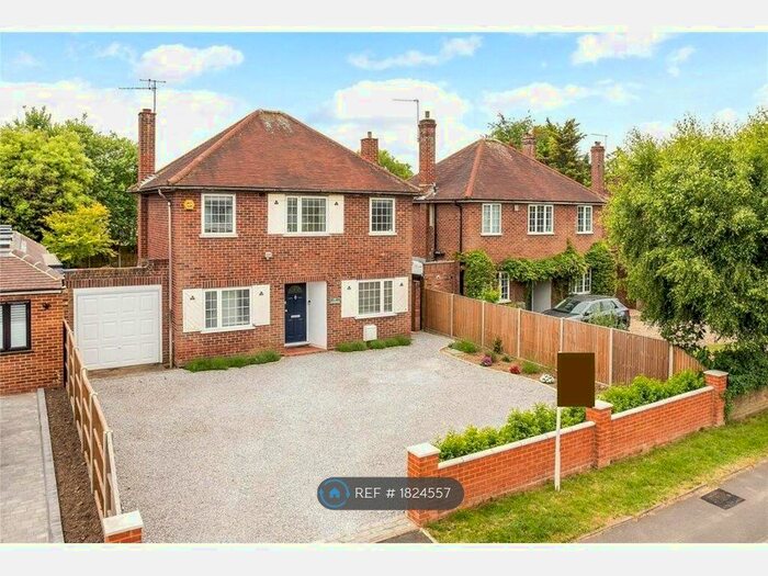 3 Bedroom Detached House To Rent In Green Lane, Windsor, SL4