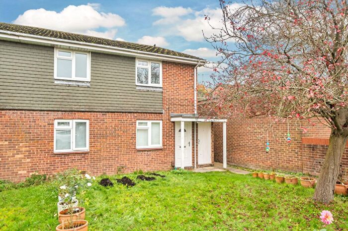 2 Bedroom Flat To Rent In Felmer Drive, Kings Worthy, SO23