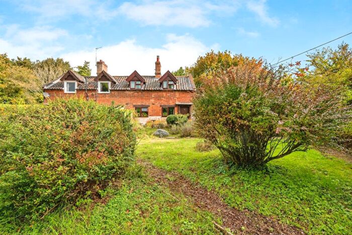 2 Bedroom Cottage For Sale In Dereham Road, Bawdeswell, Dereham, NR20