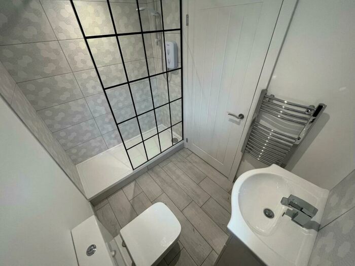 2 Bedroom Apartment To Rent In Trencherbone, Radcliffe, Manchester, M26