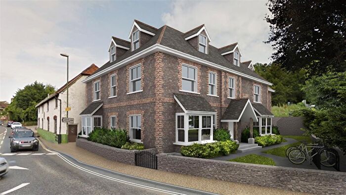 2 Bedroom Flat To Rent In Station Road, Pulborough, RH20