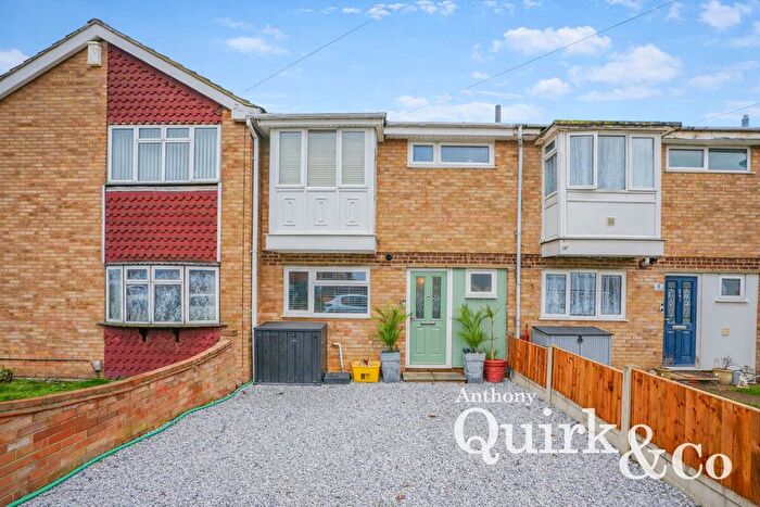 3 Bedroom Terraced House For Sale In The Chilterns, Canvey Island, SS8