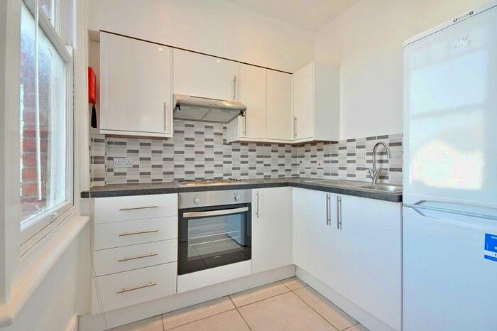 2 Bedroom Flat To Rent In Anson Road, Willesden Green, NW2