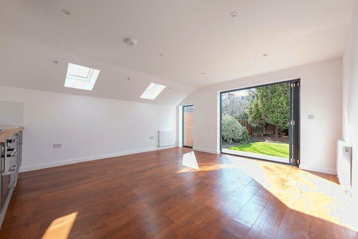 3 Bedroom Apartment To Rent In Minet Avenue, London, NW10