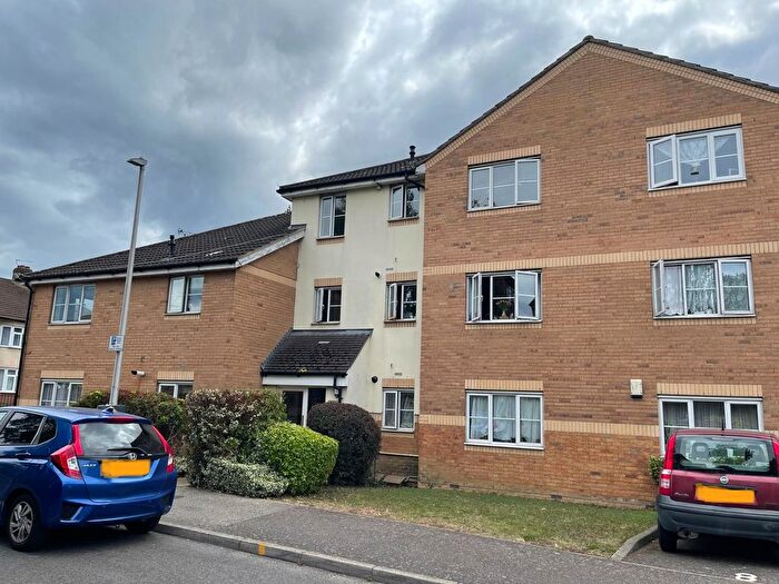 2 Bedroom Flat To Rent In Friars Close, Ilford, IG1
