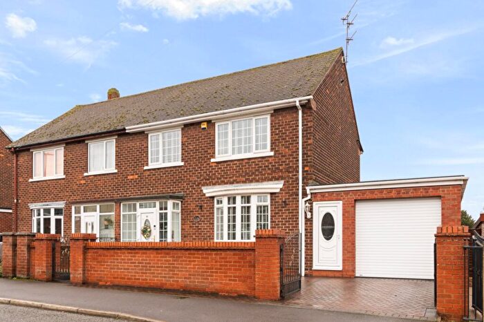 3 Bedroom Semi Detached House For Sale In Crowland Avenue, Scunthorpe, DN16