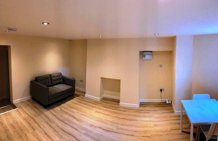 1 Bedroom Flat To Rent In Mauldeth Road West, Withington, M20