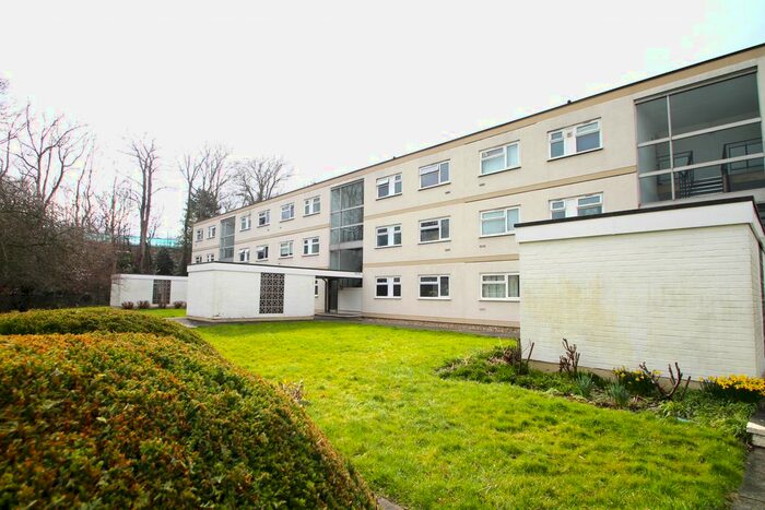 1 Bedroom Flat To Rent In Hornbeam Road, Buckhurst Hill, IG9