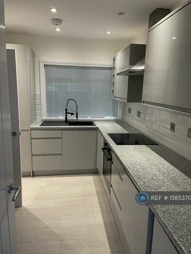 3 Bedroom Bungalow To Rent In Golf Green Road, Jaywick, Clacton-On-Sea, CO15