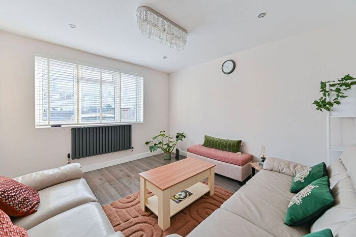 4 Bedroom Terraced House For Sale In Phipps Bridge Road, South Wimbledon, London, SW19
