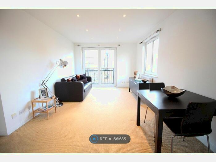 2 Bedroom Flat To Rent In Bethnal Green, London, E2