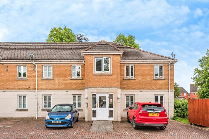2 Bedroom Flat For Sale In Winton Road, Swindon, SN3