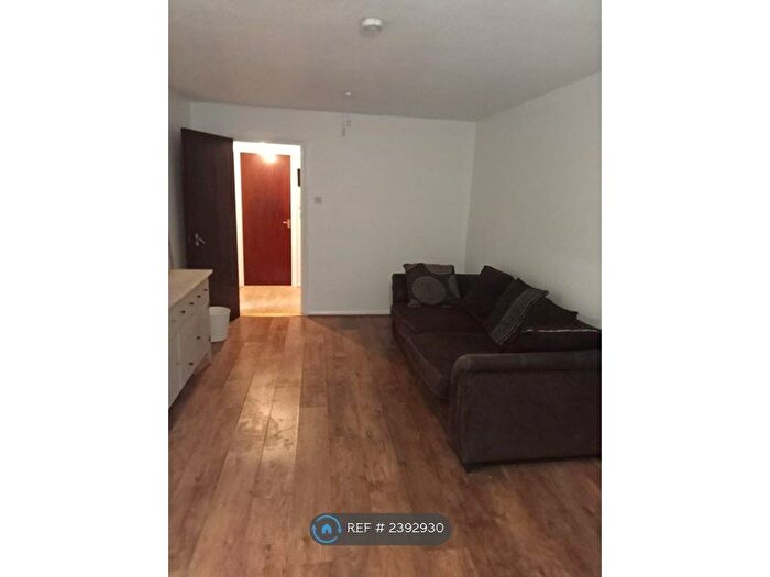 2 Bedroom Flat To Rent In Mulberry Close, Luton, LU1