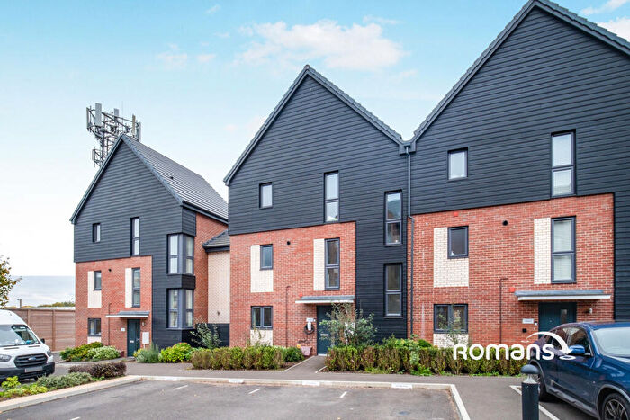 4 Bedroom Terraced House To Rent In Station Road, Hook, Hampshire, RG27