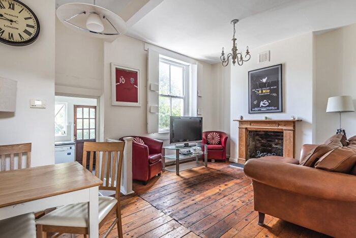 1 Bedroom Flat For Sale In Byrne Road, Balham, London, SW12