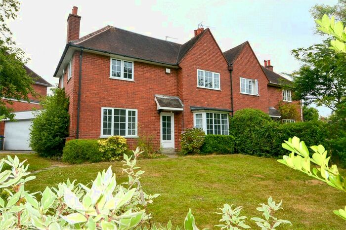 3 Bedroom Semi-Detached House To Rent In Middle Park Close, Selly Oak, Birmingham, West Midlands, B29