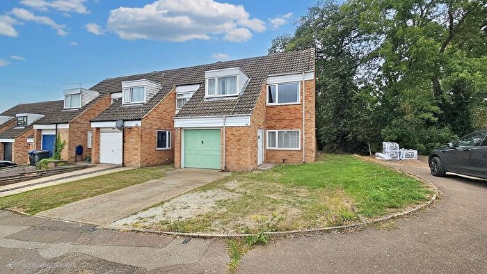 3 Bedroom End Of Terrace House For Sale In Ash Rise, Northampton, NN2