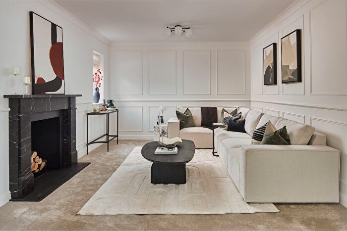 3 Bedroom Detached House For Sale In London Road, Gillingham, ME8