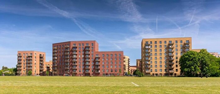 Property For Sale In Civic Street, Hounslow, TW3
