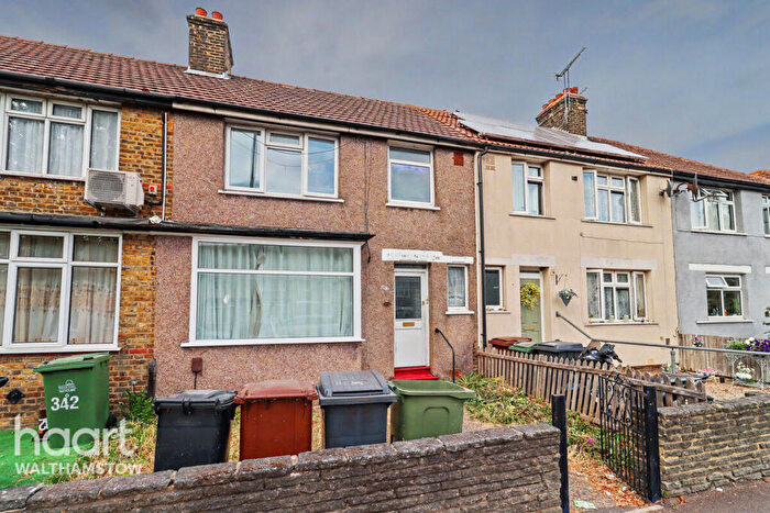 3 Bedroom Terraced House To Rent In Billet Road, London, E17