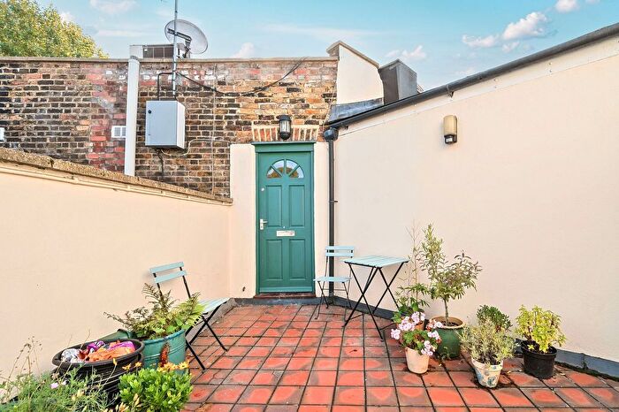 1 Bedroom Flat To Rent In Kennington Lane, London, SE11