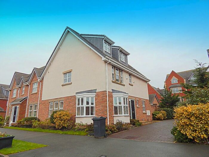 5 Bedroom Semi-Detached House To Rent In Victory Boulevard, Lytham, FY8