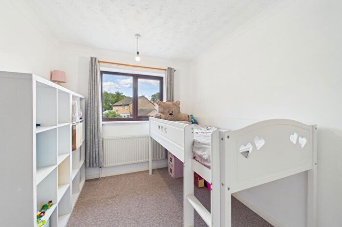 3 Bedroom End Of Terrace House For Sale In Primrose Close, Thetford, IP24